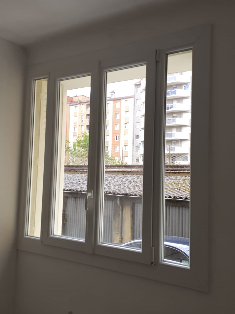 Fenêtre 2 après pose PVC — SPM Villeurbanne